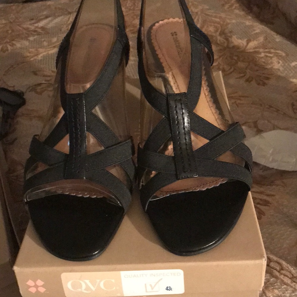 Shoes - Picture 4 of 7